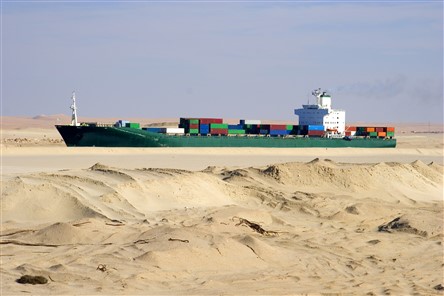 Informatiebijeenkomsten vrachtschip met veel containers